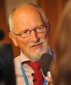 Ole Fejerskov er professor og tidligere rektor for Aarhus Tandlægehøjskole. Han har været rektor for Forskerakademiet og sad som direktør for Danmarks Grundforskningsfond i årene 1999-2006.