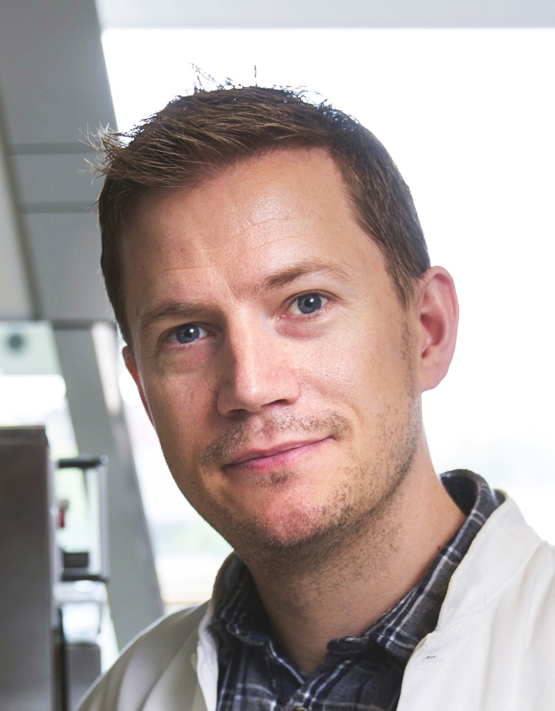 Rasmus O. Bak og kolleger har udviklet en ny CRISPR-baseret metode, der midlertidigt kan skrue op og ned for et gen uden at ændre på dets DNA. Metoden gør dem i stand til at studere geners effekt i celler og deres rolle i udviklingen af sygdomme.