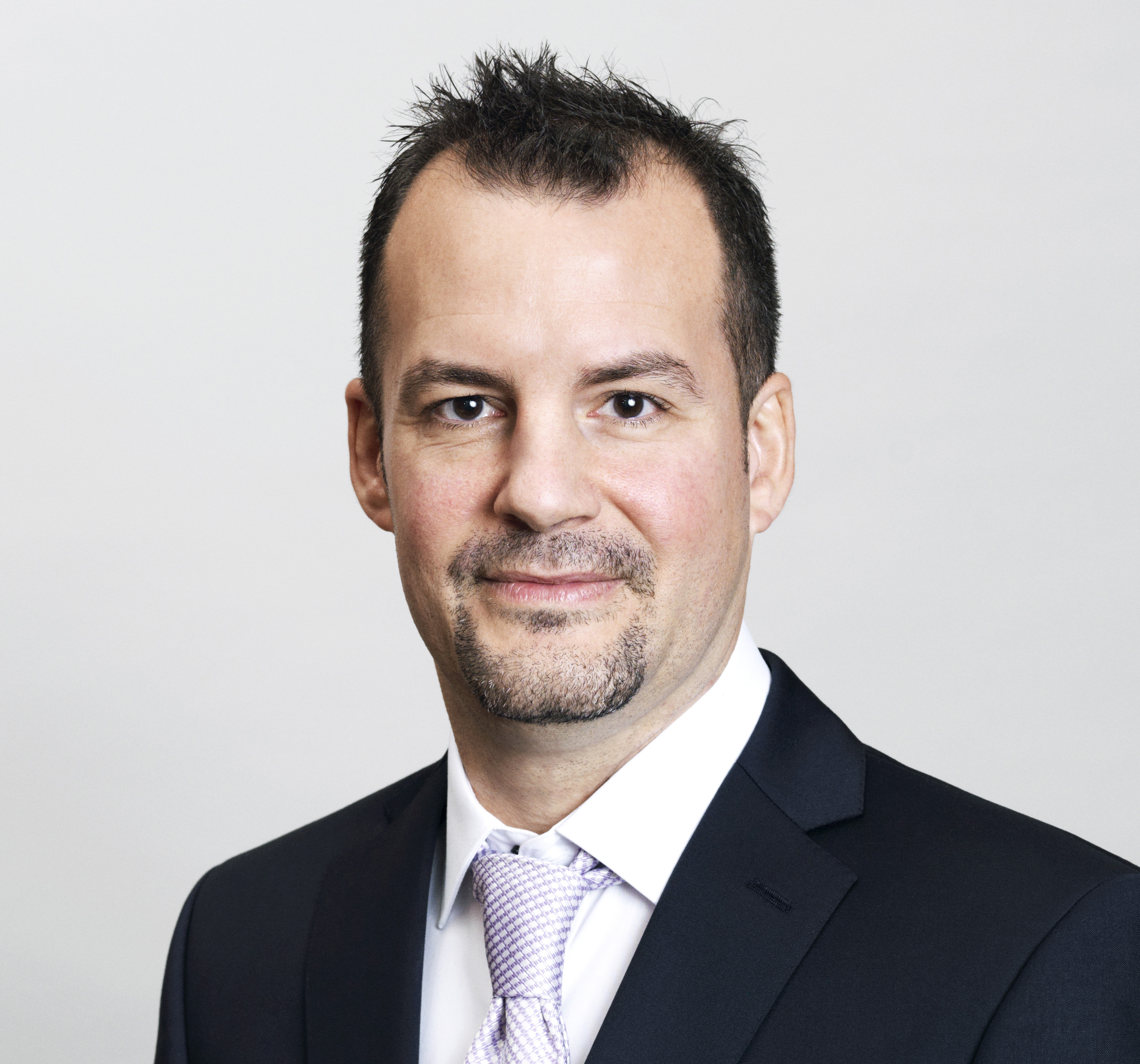 I perioden fra 2005-2017 har Robert Fenton publiceret 120 artikler i high-impact internationale tidsskrifter I perioden fra 2005-2017 har Robert Fenton publiceret 120 artikler i high-impact internationale tidsskrifter