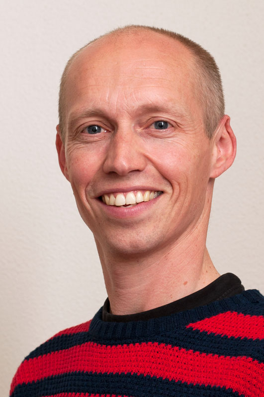 Søren Riis Paludan forsker i virologi og immunologi, læren om virus og immunsystemet. Søren Riis Paludan forsker i virologi og immunologi, læren om virus og immunsystemet.